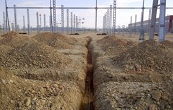 In order to decrease resistivity, the RTE switchyard is equipped with an ''earth mat,'' which consists of a network of rods and copper cables buried some 50 cm underground. A similar system will be installed on the platform. (Click to view larger version...)