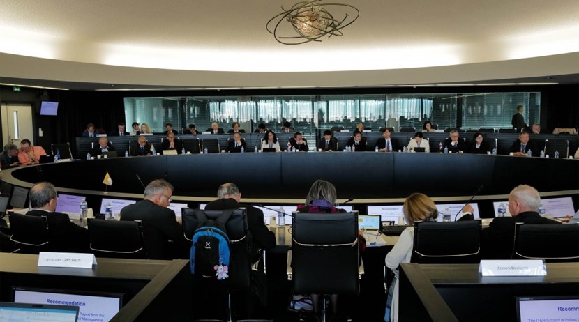 Le Conseil ITER s'est réuni pour la 33ème fois les 16 et 17 novembre 2023, présidé par Massimo Garribba (Europe). La session a rassemblé les hauts représentants des sept Membres d'ITER — la Chine, l'Union européenne, l'Inde, le Japon, la Corée, la Russie et les États-Unis. (Click to view larger version...)