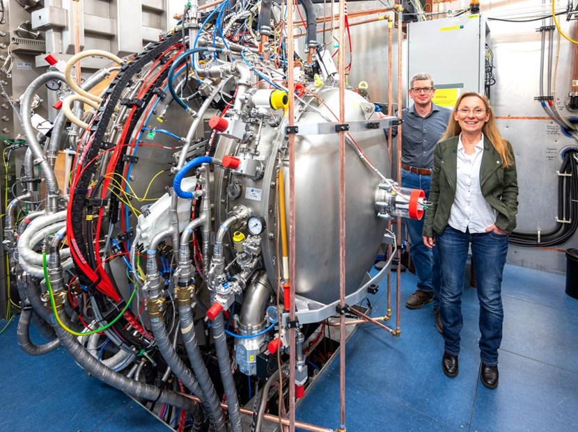 Dr Dirk Wünderlich and Prof Ursel Fantz at the IPP experimental testing facility ELISE in Garching. (Photo: MPI for Plasma Physics / Frank Fleschner) (Click to view larger version...)