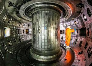 diii-d-tokamak-interior2.jpg